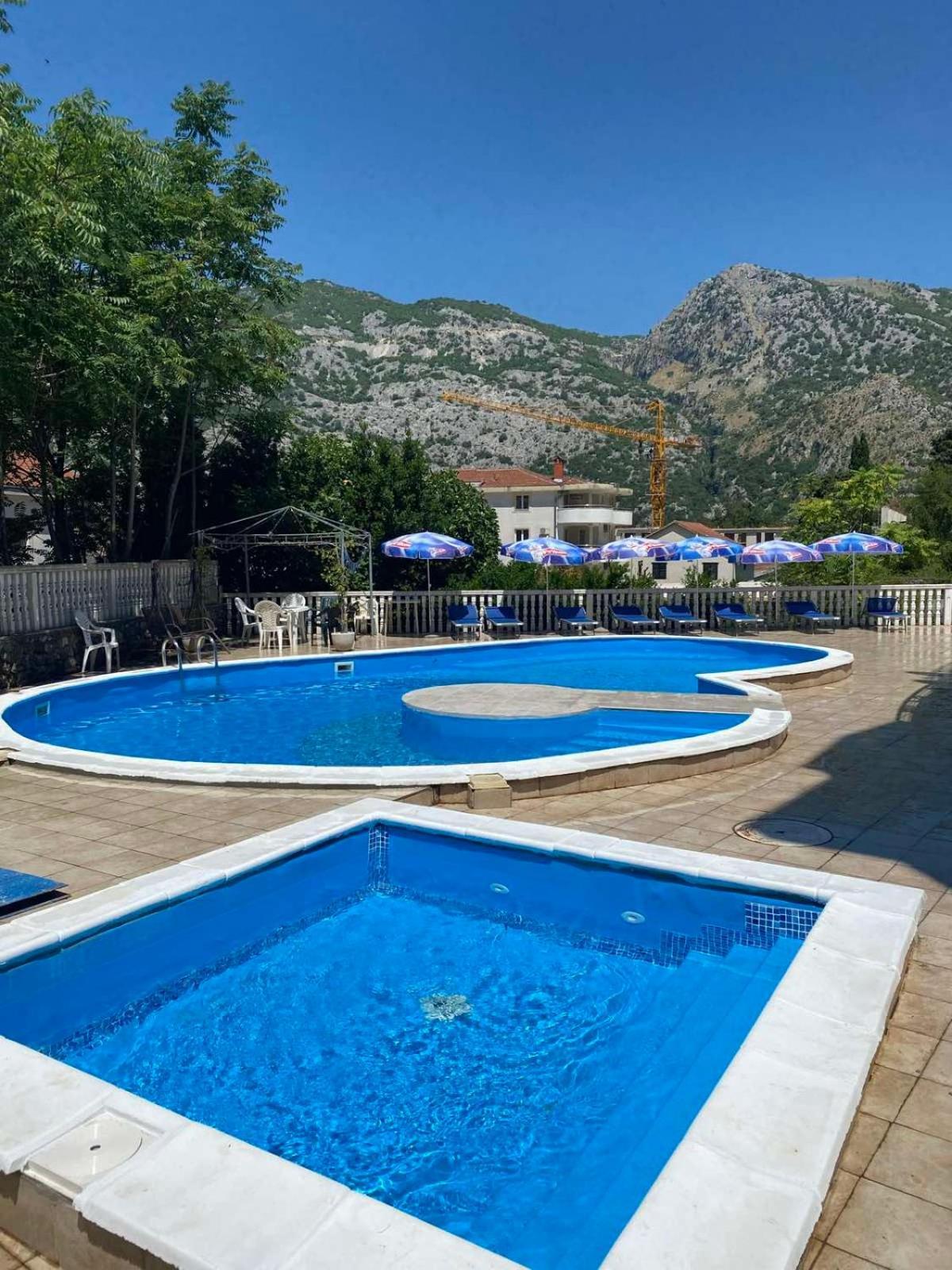Apartman Mia Risan Esterno foto