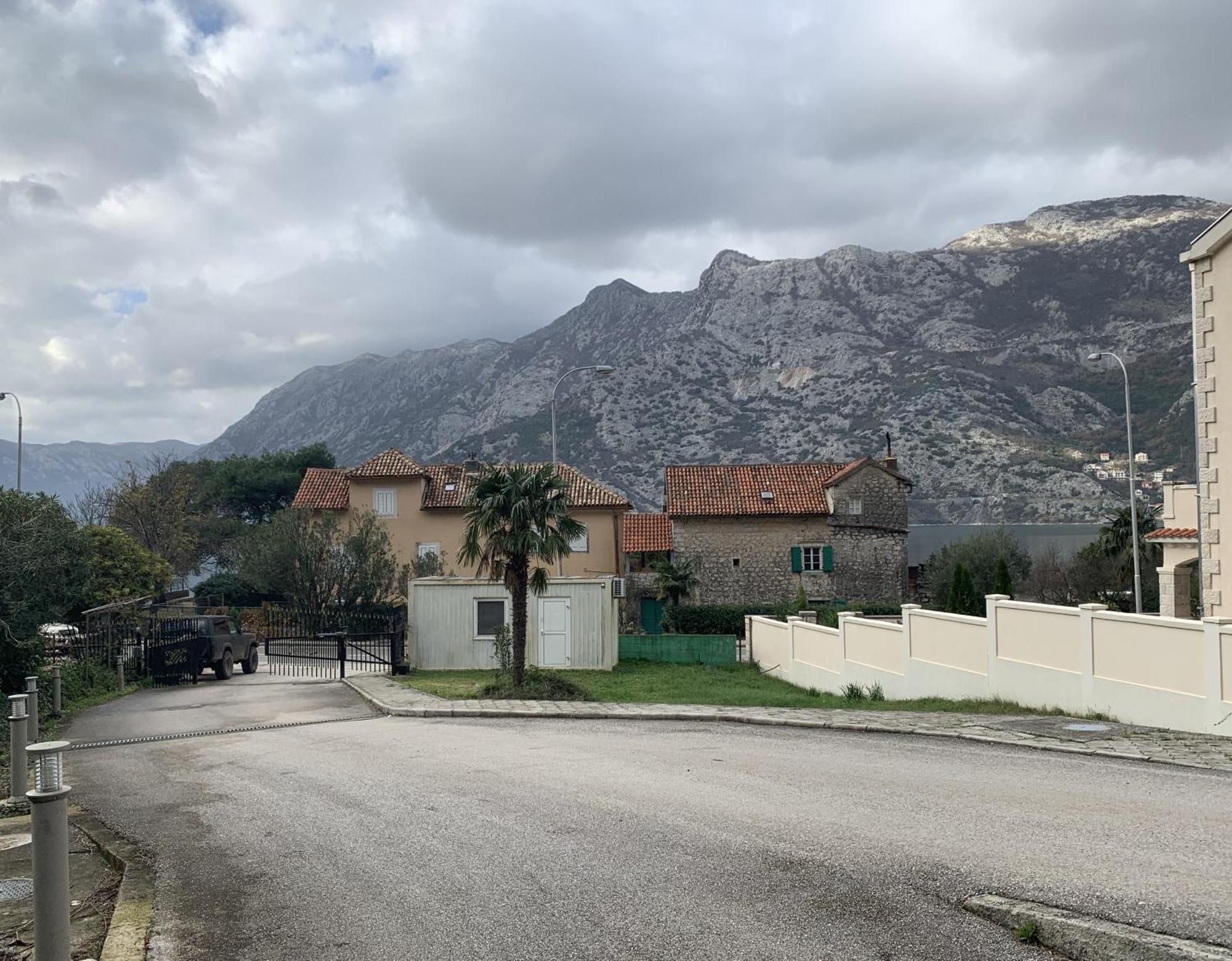 Apartman Mia Risan Esterno foto
